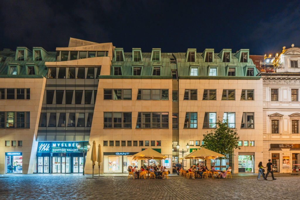 Restaurace Na Čepu v budově Nákupní galerie Myslbek