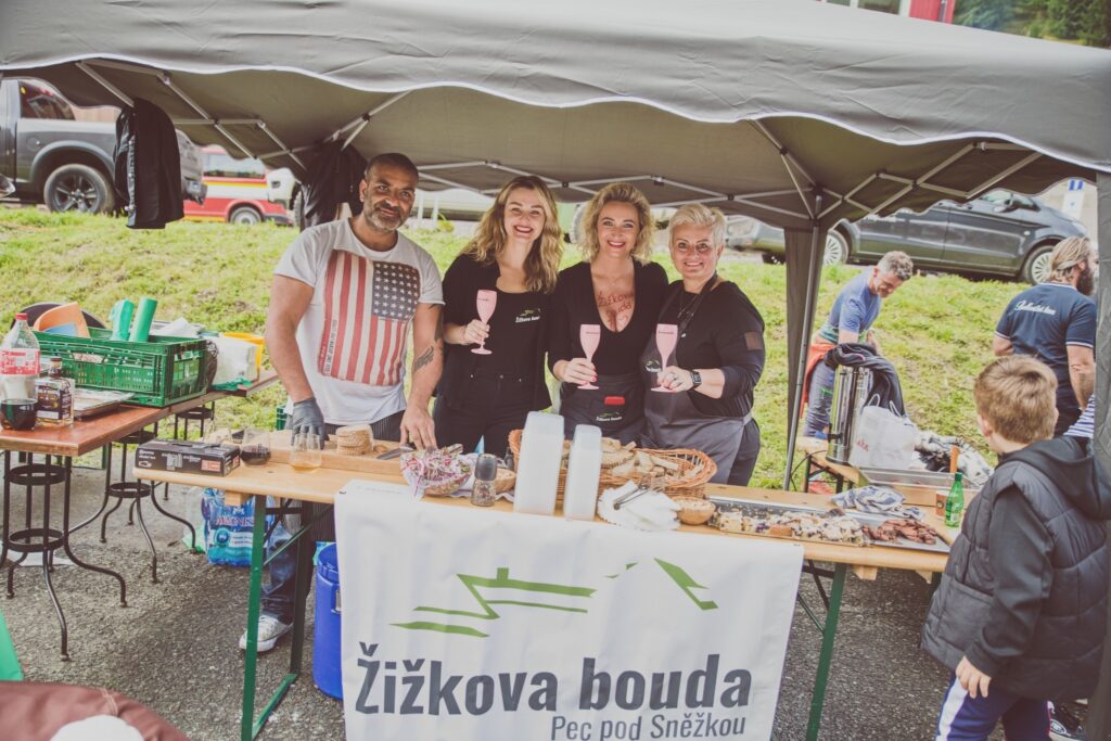 Krakonošův guláš 2025: Pec pod Sněžkou provoní soutěžní kotlíky