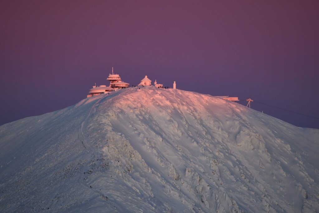 Prosinec v Peci pod Sněžkou: Měsíc plný kouzel, koncertů a tradičních setkání