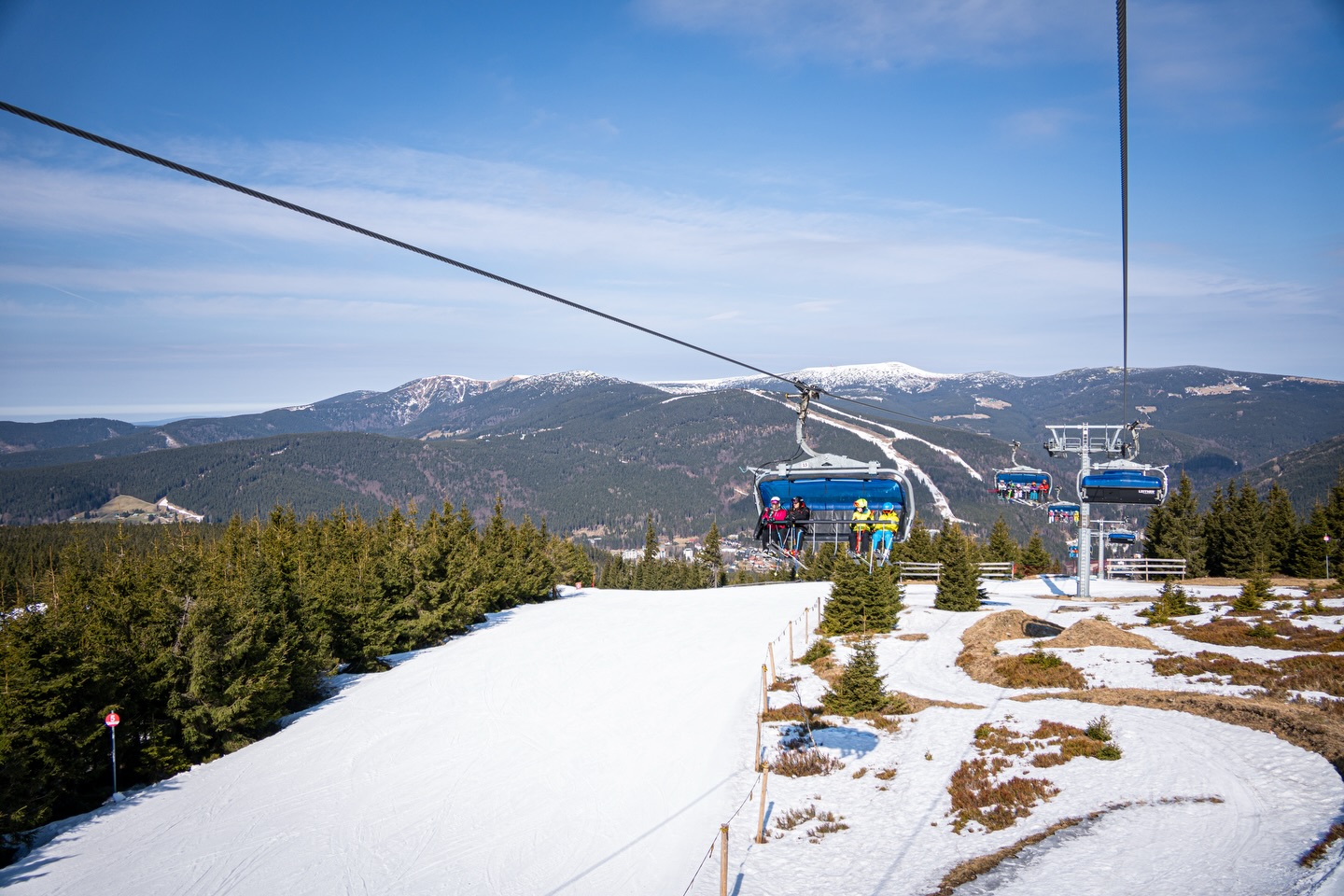 Poslední prodloužený víkend lyžování ve Špindlerově Mlýně: Závěr sezóny v Centru Krkonoš